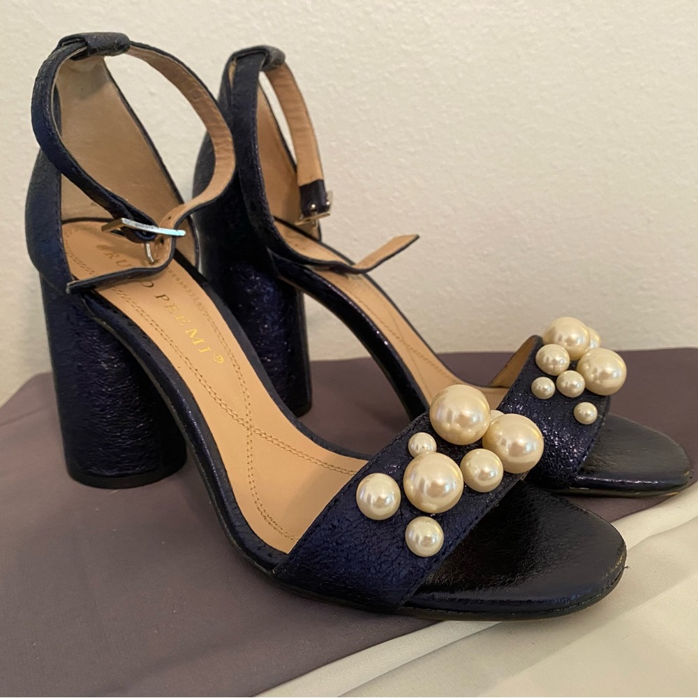 💙 Navy Blue Sandals w/ Pearl Beads – Size 7 (Narrow) 💙